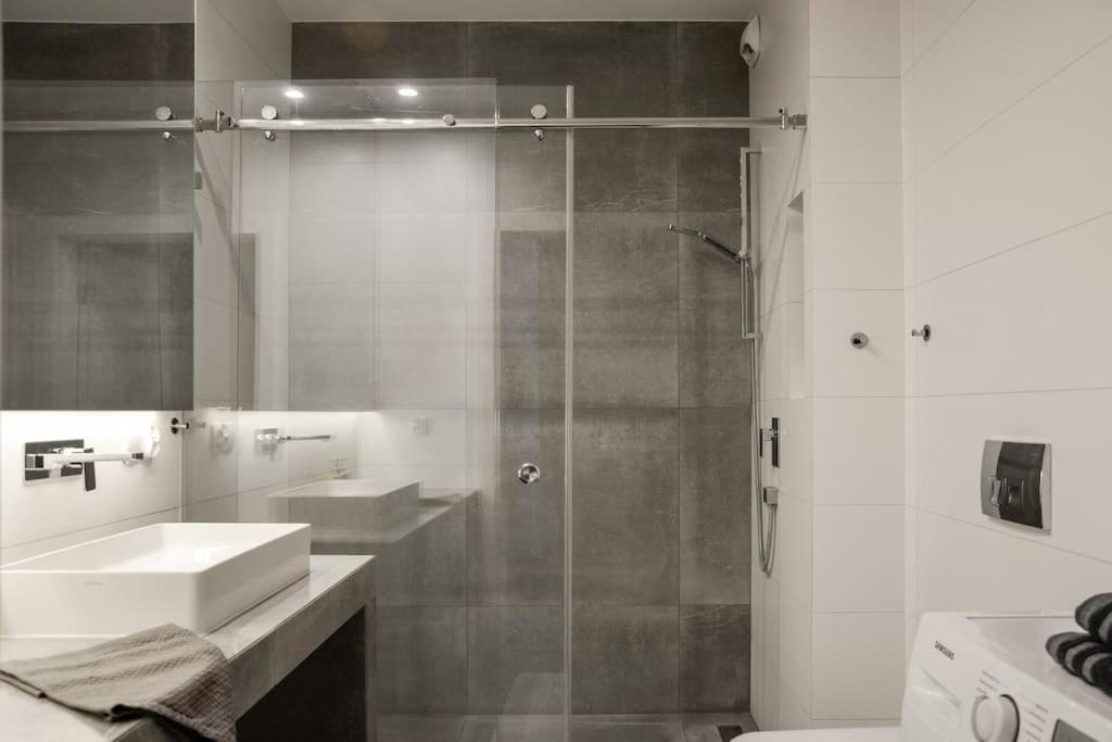 Platinum Jaglana Apartment - Wyspa Spichrzow Gdańsk Eksteriør bilde